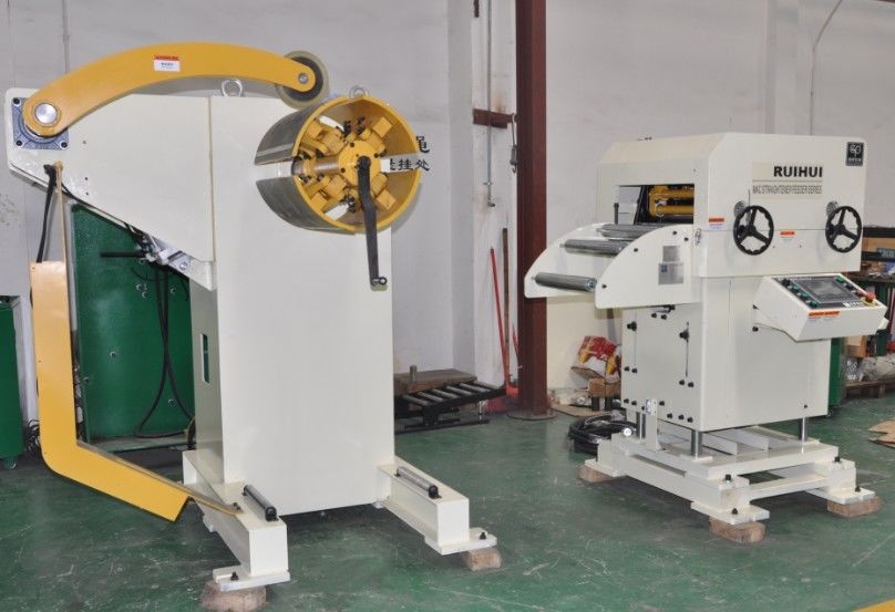 400mm Width Decoiler Straightener Press Feeding Equipment For Electric Hydraulic Hole Puncher